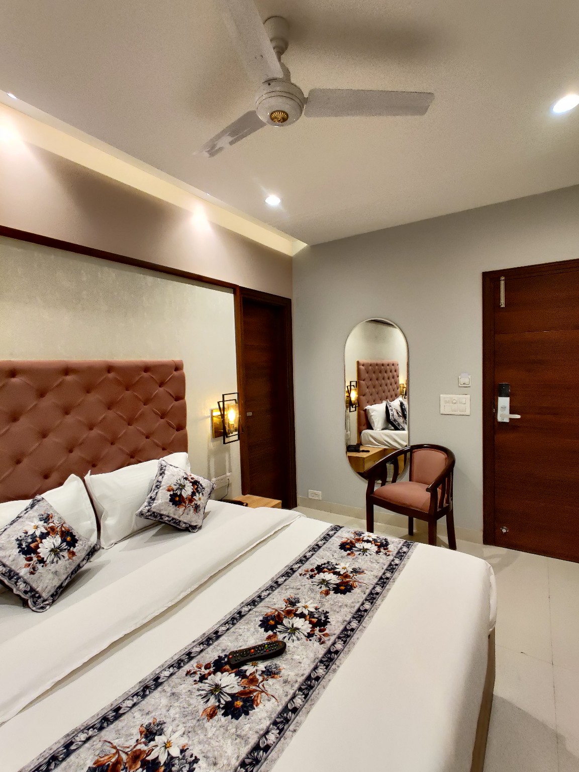 Narison Hotel bedroom