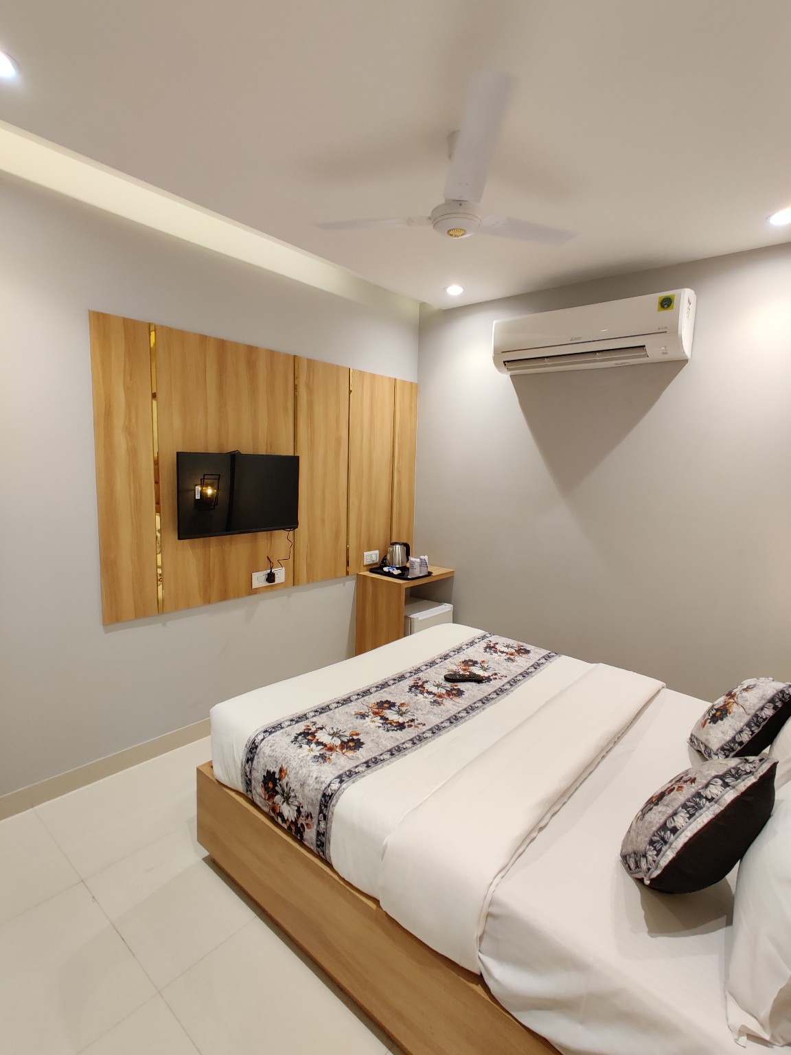 Narison Hotel bedroom