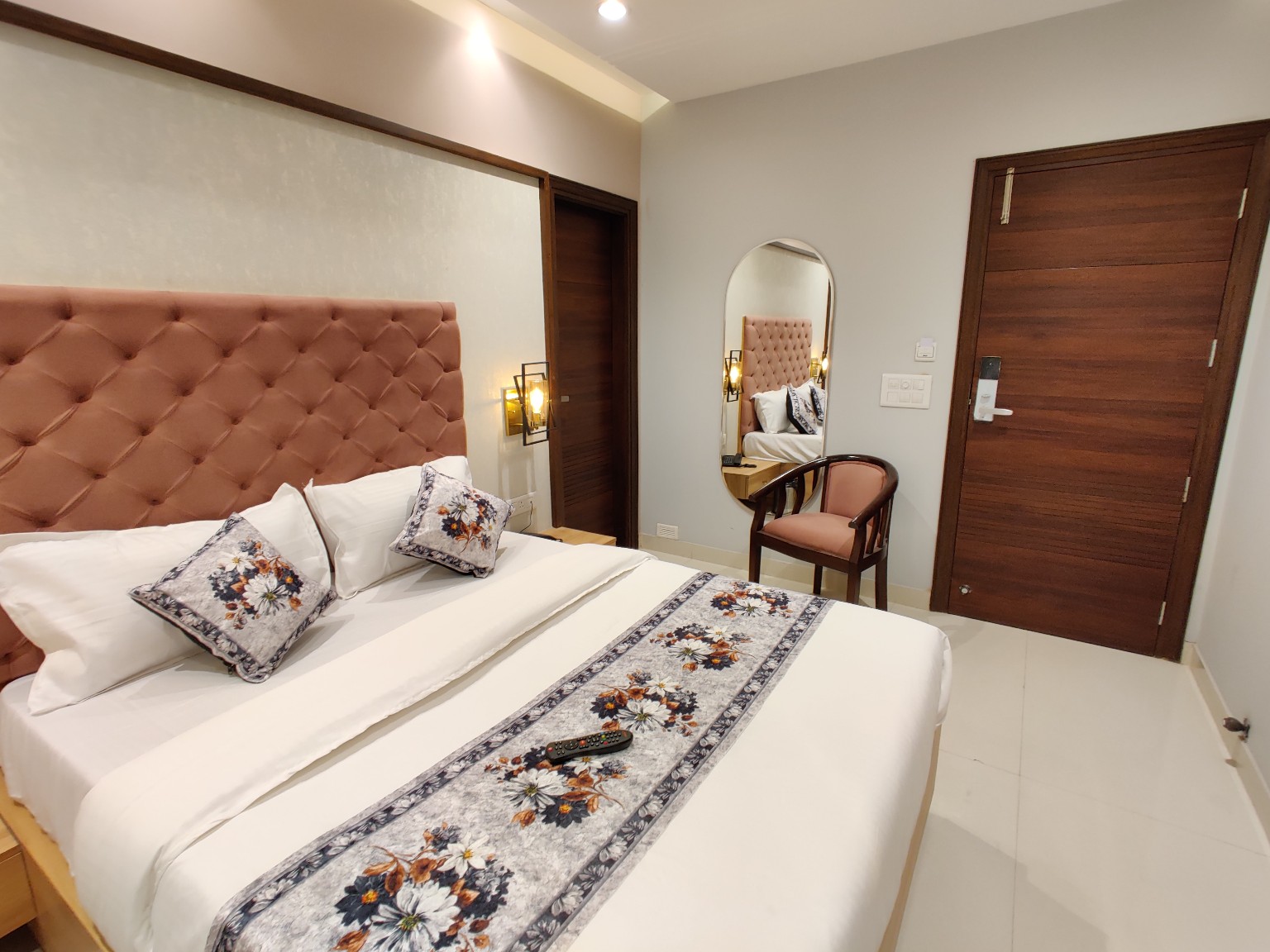 Narison Hotel bedroom